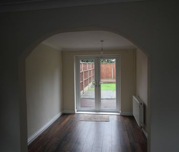 3 Bedroom Semi-Detached House for Rent - Photo 2