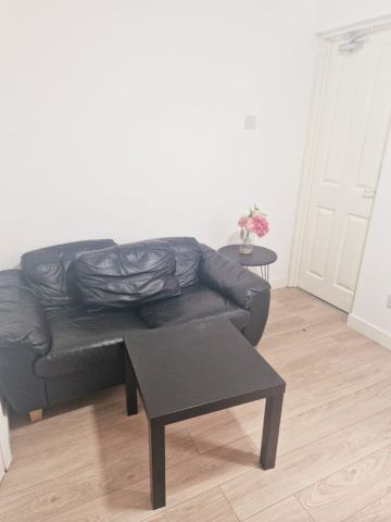 2 Bed Flat, Bramble Street, CV1 - Photo 5