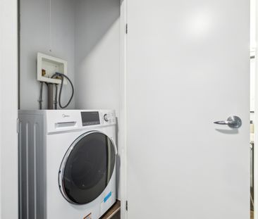 Chic Inner City Living In Mission | Fully Furnished Apartment - Photo 2