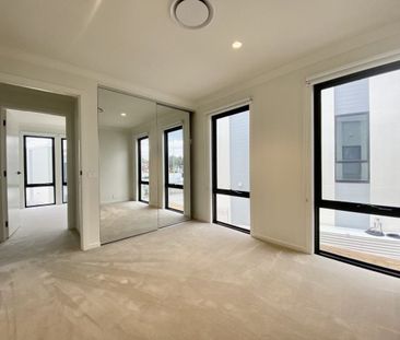 Stunning four-bedroom home - Photo 6