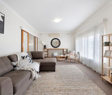 Family Home Available 11th March 2026 - Photo 5