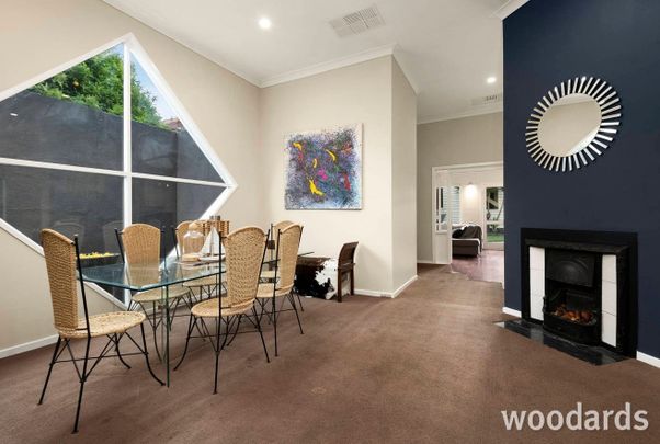 Charismatic Edwardian with a Spectacular Entertaining Focus - Photo 1