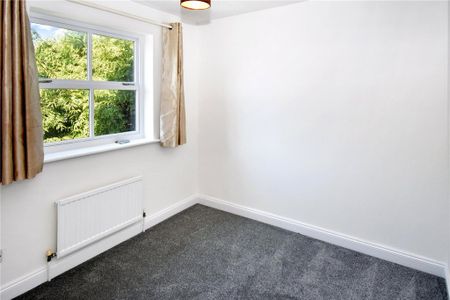 2 bedroom end of terrace house to rent - Photo 3