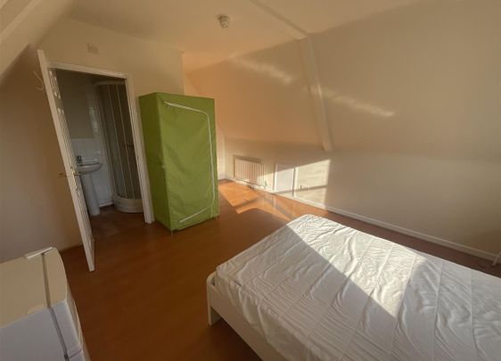 Whitehall Road, Rugby - Photo 1