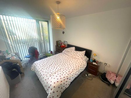 2 bedroom flat to rent - Photo 2