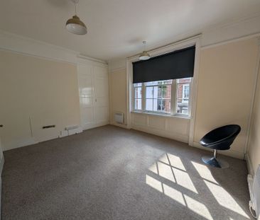 Small Flat, St. Johns Hill, Shrewsbury, SY1 1JQ - Photo 1
