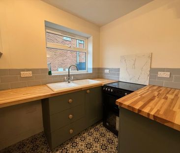 2 bedroom semi-detached bungalow to rent - Photo 2