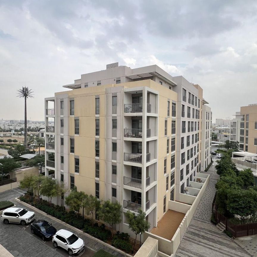 Spacious 1 BR Apartment in Uptown Al Zahia - Photo 1