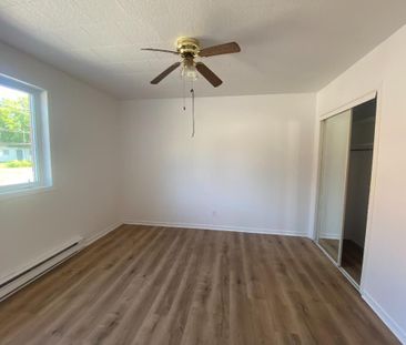 3 1/2 à lourer au rez-de-chaussée rénové - Photo 1