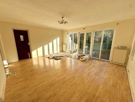 Hercies Road, Uxbridge, UB10 - Photo 2