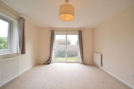 2 bedroom semi-detached house to rent - Photo 4