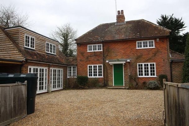 5 bedroom detached house to rent - Photo 1