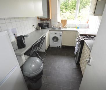 House share to rent - Photo 2