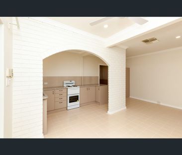 22 Badbury Road, Armadale, WA 6112 - Photo 1