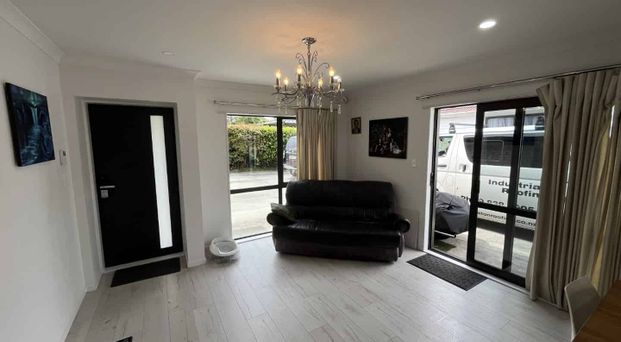 18A Te Atatu Road, Te Atatu South, Waitakere - Photo 1