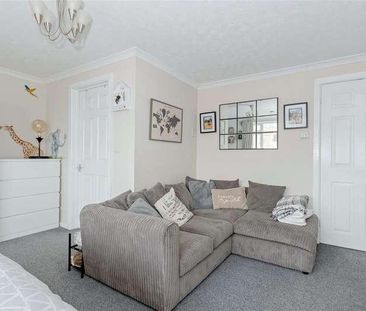 Seamill Park Crescent, Worthing, BN11 - Photo 3