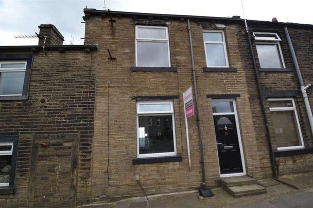 Roper Lane, Queensbury, Bradford, BD13 - Photo 1