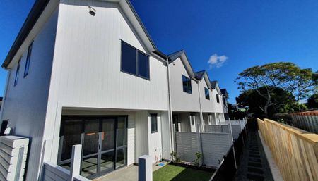 Lovely 2 bedroom townhouse - Photo 5