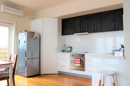 2 Kandi Lane, Balwyn North VIC 3104 - Apartment For Rent | Domain - Photo 2