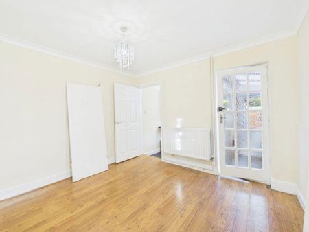 3 bedroom terraced house to rent - Photo 5