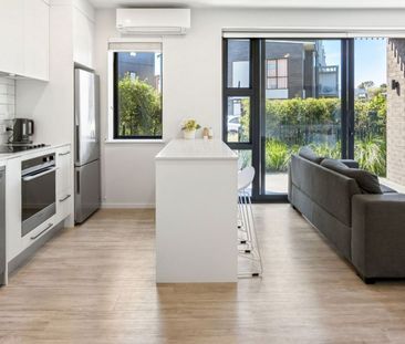 Modern Ground-Floor Apartment with Dual Access - Photo 5