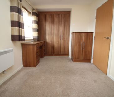 2 Bedroom Apartment - Photo 3