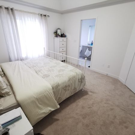 For Lease - 167 Harding Park Street, Newmarket, Ontario - Photo 5