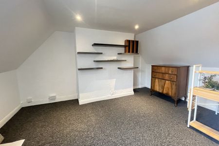 High Street, LOWESTOFT - Photo 4