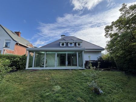 Villa met 5 slaapkamers en ruime tuin gelegen in een rustige buurt - Photo 5