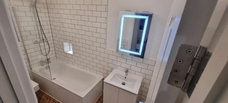 2 bedroom flat to rent - Photo 4