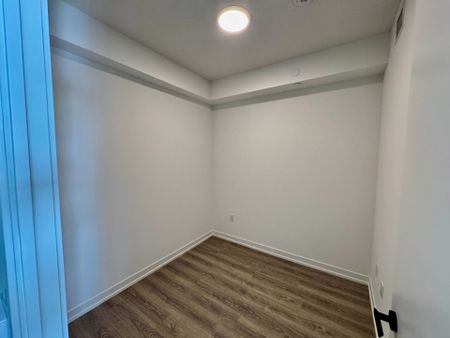 For Lease - 8 Interchange Way Unit# 810, Vaughan, Ontario - Photo 5