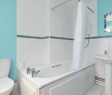 2 bedroom terraced house to rent - Photo 2