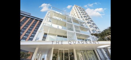 2 Bedroom Furnished Apartment near University - Photo 2