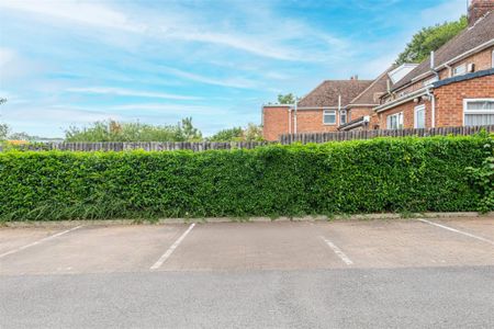 1 bed Flat To Let - Photo 4