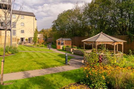 1 bedroom retirement property to rent - Photo 3