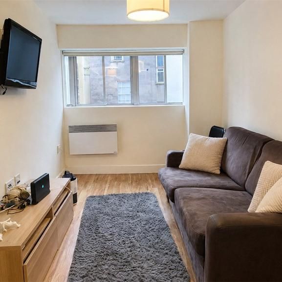 4 bedroom apartment to rent - Photo 1