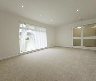 3 bedroom detached bungalow to rent - Photo 2