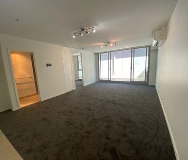 Urban Convenience Meets Modern Comfort - Photo 2