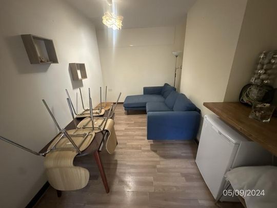 4 bedroom terraced house to rent - Photo 1