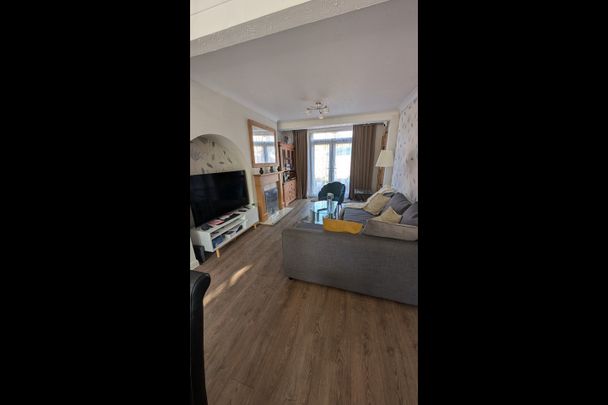 Room in a Shared House, London, CR4 - Photo 1