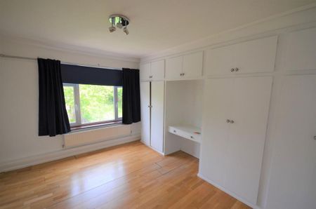 4 bedroom semi-detached house to rent - Photo 4