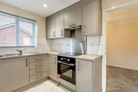 A well situated three bedroom house - Photo 4