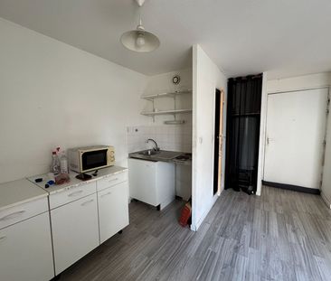 Location Appartement 2 pièces 35m² - Photo 2