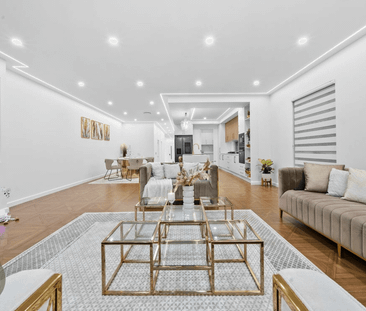Luxury Five-Bedroom Living in The Heart of Ermington - Photo 4