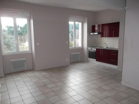 APPARTEMENT T2 A LOUER A SAINT ALBAN LES EAUX - GRANDE RUE - Photo 3