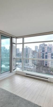 Pet Friendly - 1 Bed 1 den 1 bath Downtown Stanley Park - Photo 1