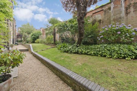 4 bedroom flat to rent - Photo 2