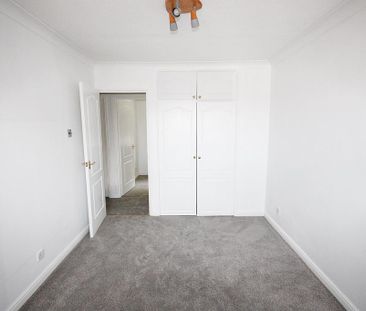 4 bedroom detached house to rent - Photo 3