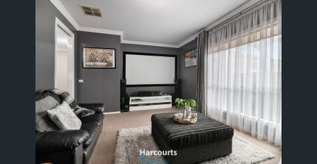 Luxury Living in the Prestigious Lyndarum Estate - Photo 2