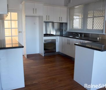 LUXURIOUS TURVEY PARK APARTMENT - Photo 6